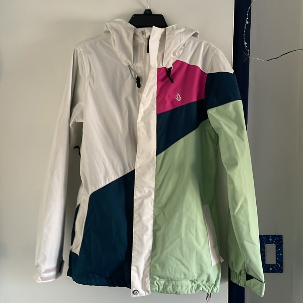 Volcom Women’s Cremini Jacket - only worn once, excellent condition